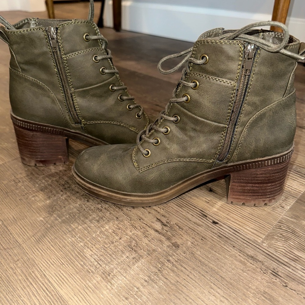 Women's Olive Lace-Up Ankle Boots